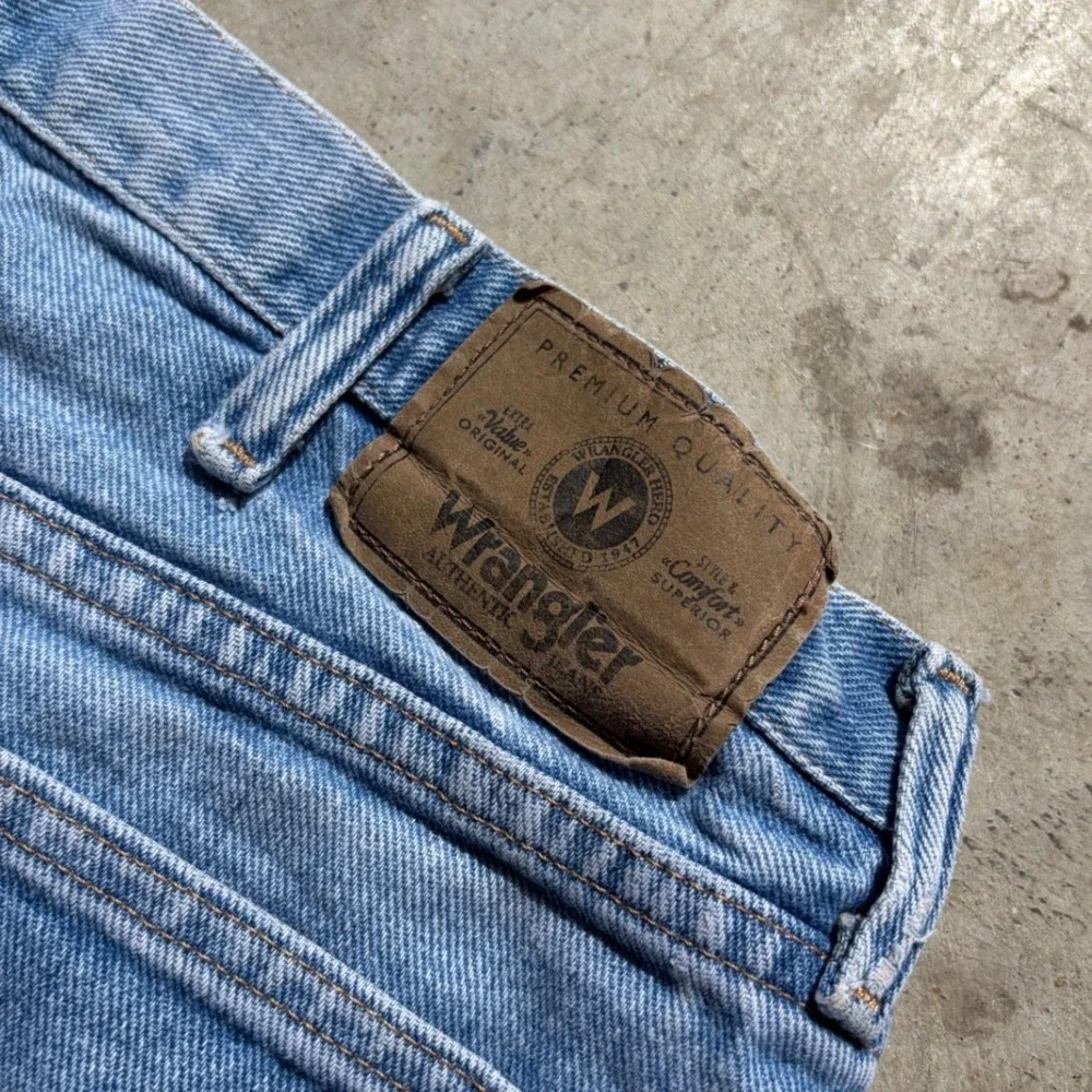 Wrangler Hero Authentics Mens Relaxed Fit Denim Jorts Shorts Light Wash 34 606W1